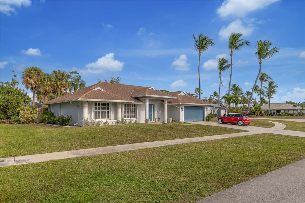 Photo of 14429 Horseshoe Trce, Wellington, FL 33414 (MLS # F10543043)