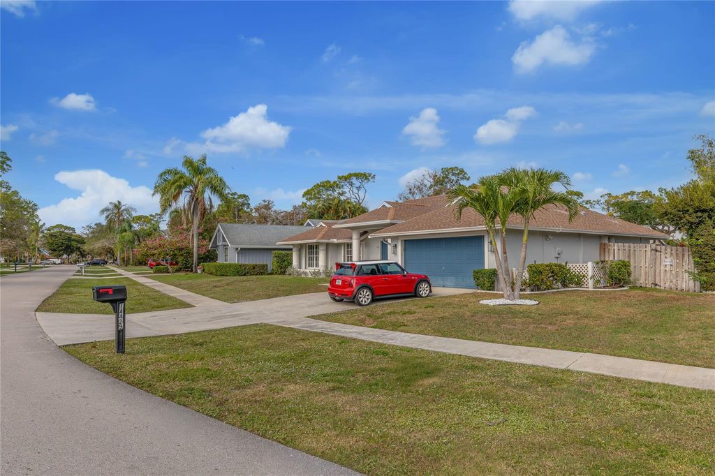 Photo of 14429 Horseshoe Trce, Wellington, FL 33414 (MLS # F10543043)