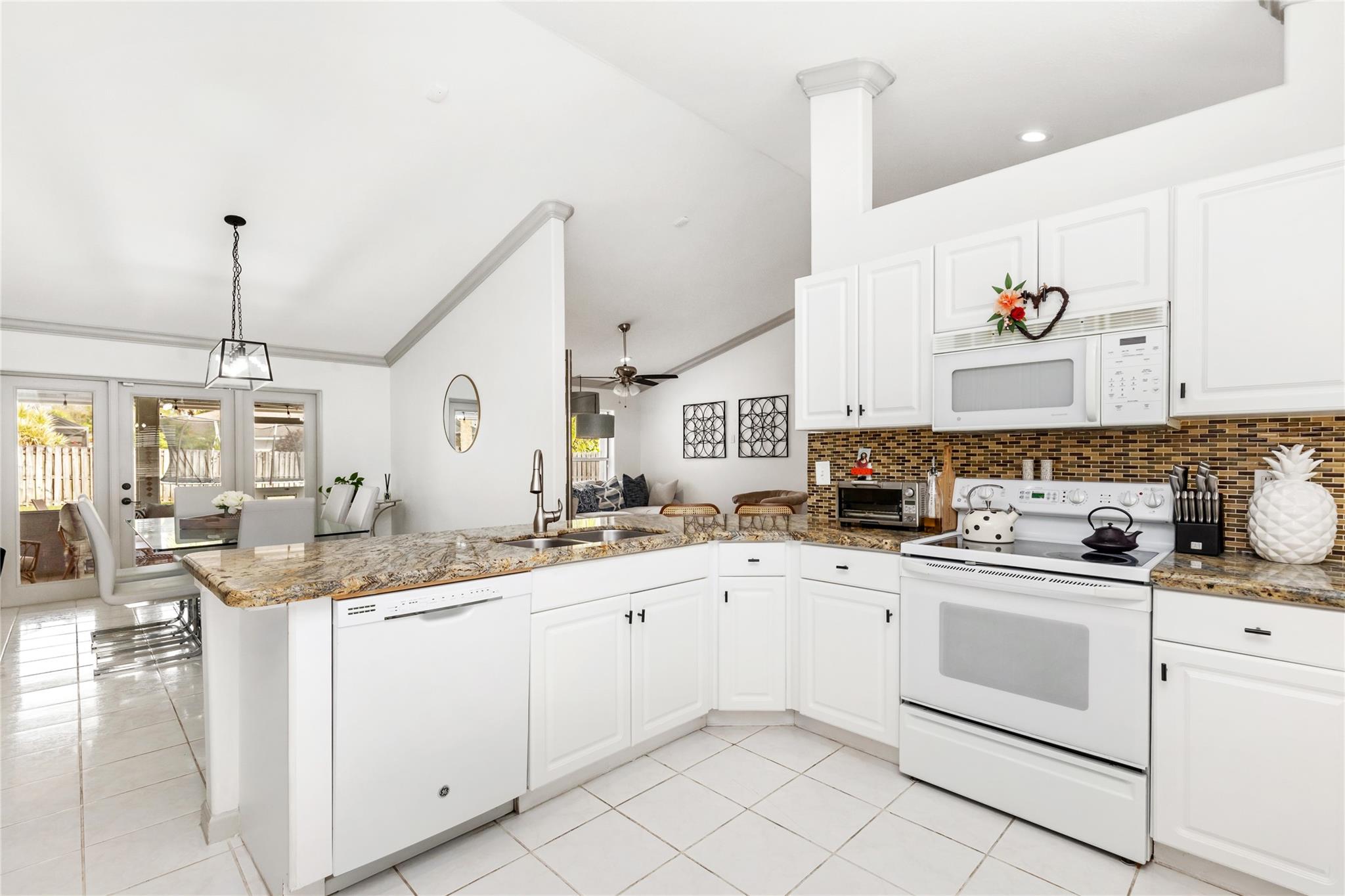 Sugar Pond Manor Wellingt - Residential