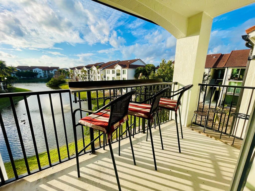 Photo of 122 Villa Circle #122, Boynton Beach, FL 33435 (MLS # R11053407)