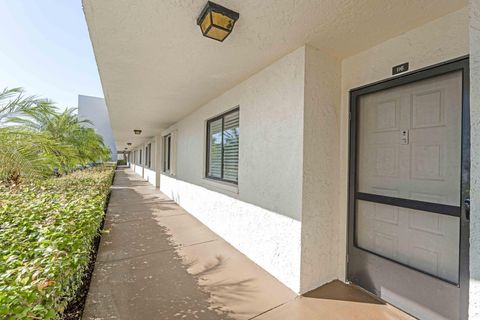 Tiny photo for 3138 Via Poinciana #116, Lake Worth, FL 33467 (MLS # R11150031)