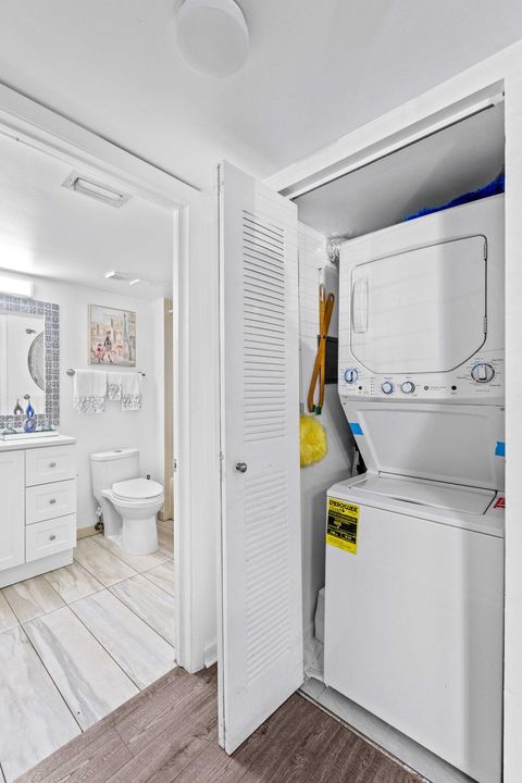 Tiny photo for 3138 Via Poinciana #116, Lake Worth, FL 33467 (MLS # R11150031)