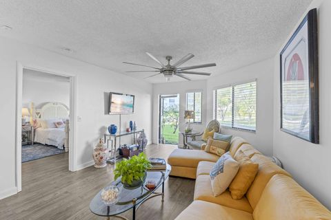 Tiny photo for 3138 Via Poinciana #116, Lake Worth, FL 33467 (MLS # R11150031)