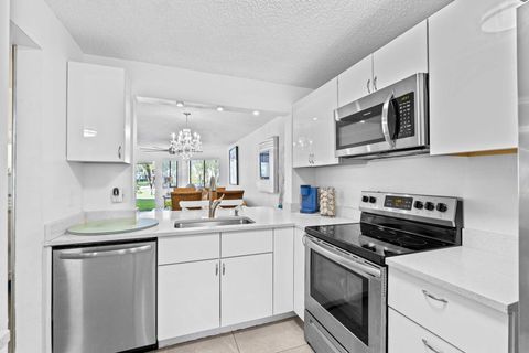 Tiny photo for 3138 Via Poinciana #116, Lake Worth, FL 33467 (MLS # R11150031)