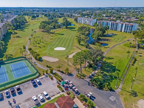 Tiny photo for 3138 Via Poinciana #116, Lake Worth, FL 33467 (MLS # R11150031)