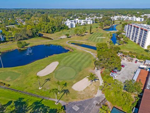 Tiny photo for 3138 Via Poinciana #116, Lake Worth, FL 33467 (MLS # R11150031)