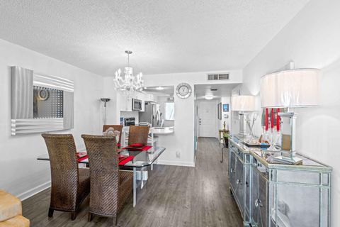Tiny photo for 3138 Via Poinciana #116, Lake Worth, FL 33467 (MLS # R11150031)