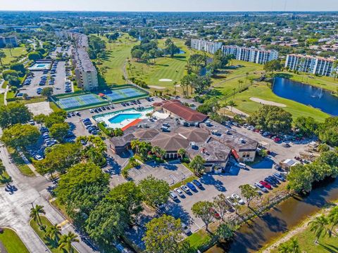 Tiny photo for 3138 Via Poinciana #116, Lake Worth, FL 33467 (MLS # R11150031)