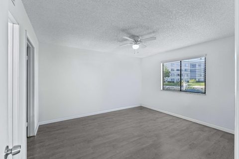 Tiny photo for 3138 Via Poinciana #116, Lake Worth, FL 33467 (MLS # R11150031)