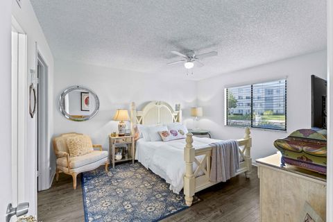Tiny photo for 3138 Via Poinciana #116, Lake Worth, FL 33467 (MLS # R11150031)