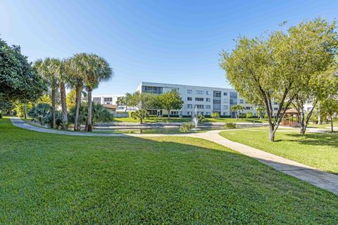 Tiny photo for 3138 Via Poinciana #116, Lake Worth, FL 33467 (MLS # R11150031)