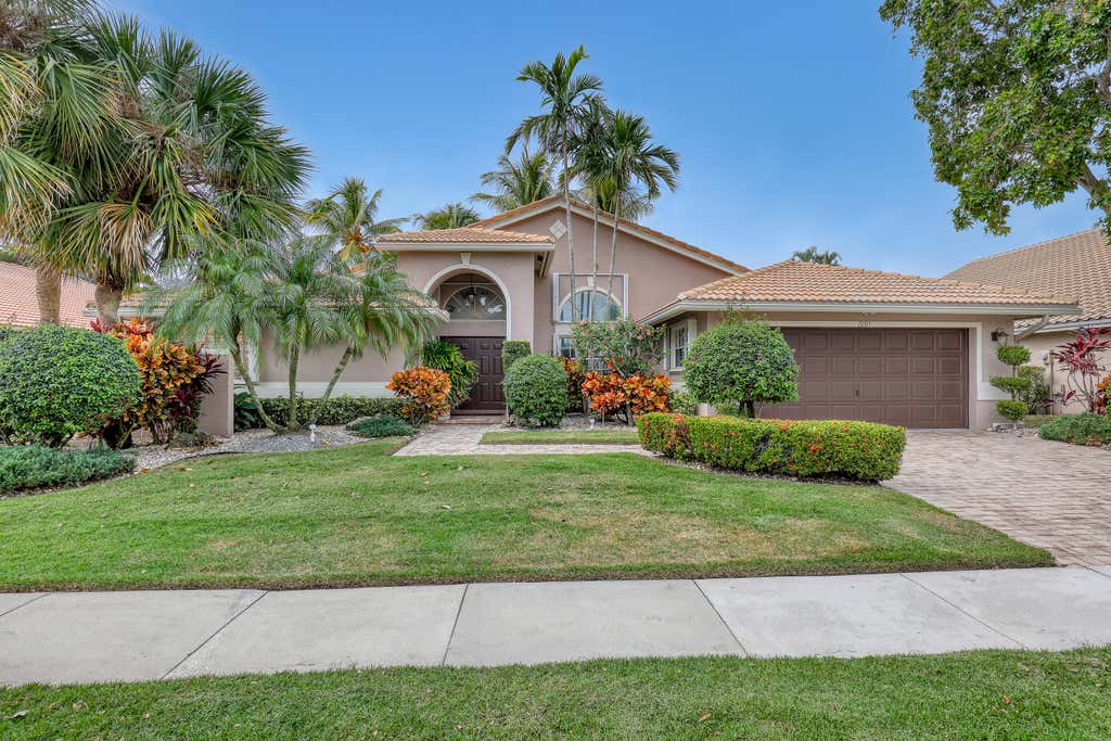 Photo of 12313 Glen Falls Lane, Boynton Beach, FL 33437 (MLS # R10950092)