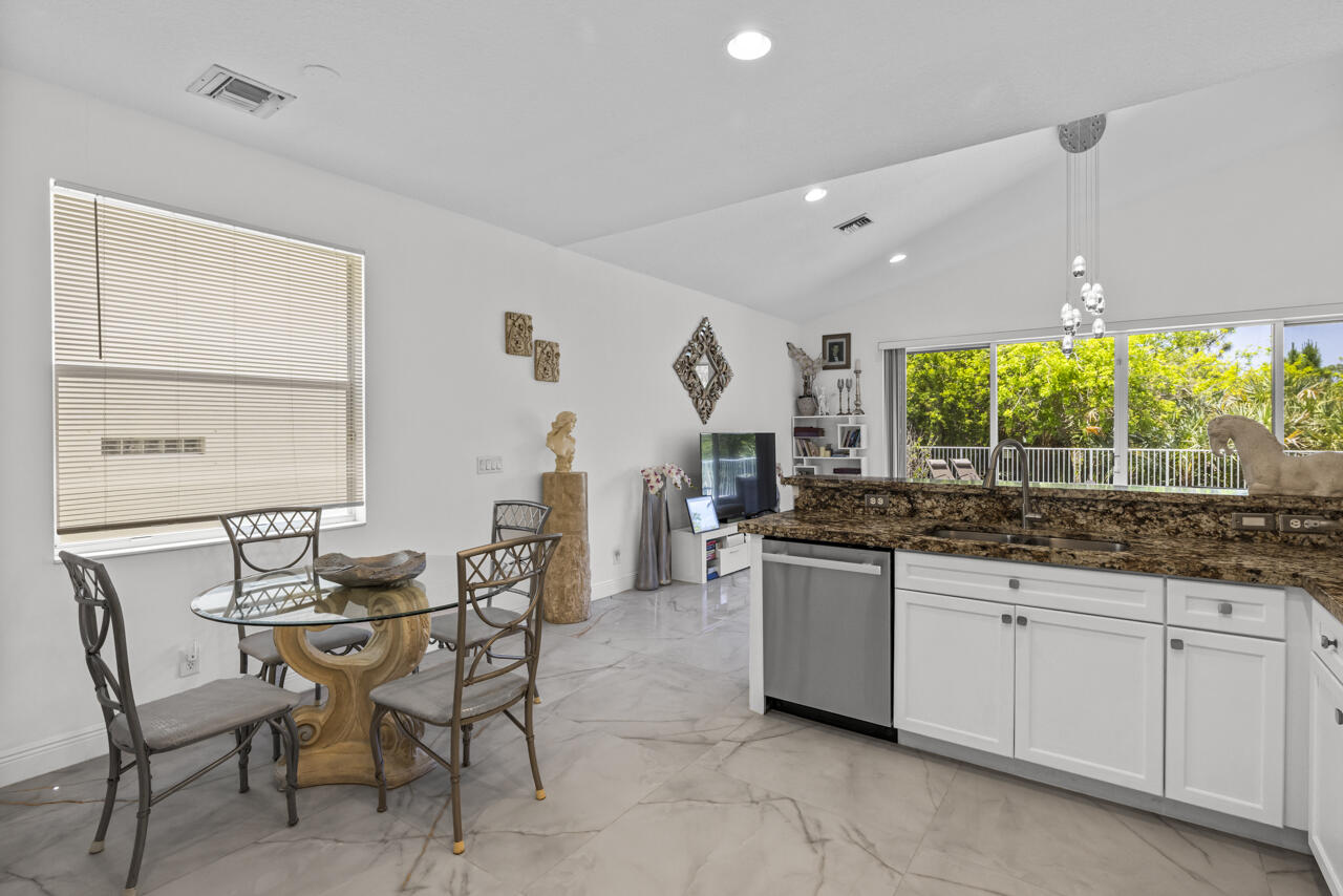 MARTINS CROSSING - Residential