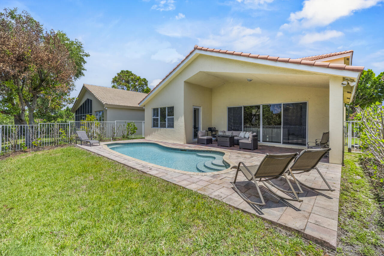 MARTINS CROSSING - Residential