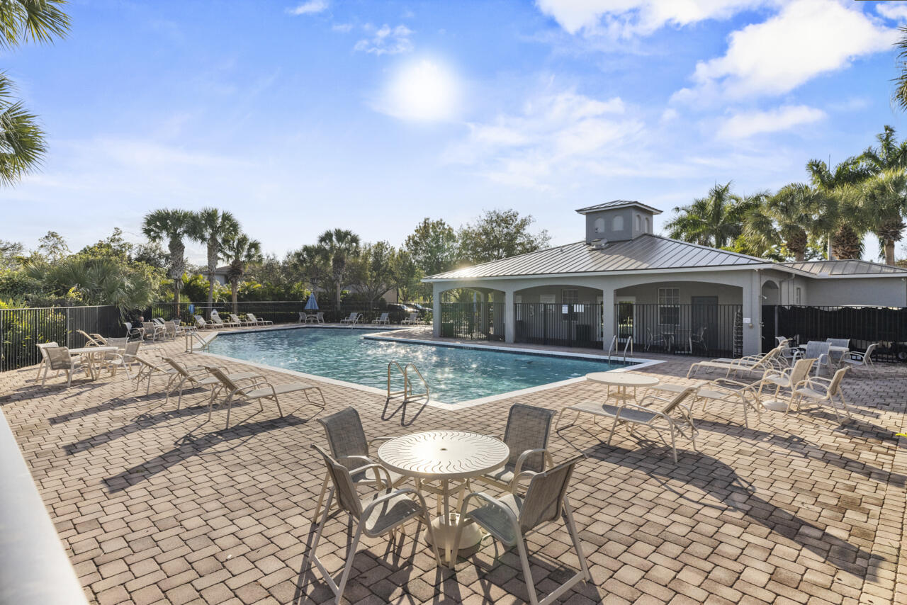 MARTINS CROSSING - Residential