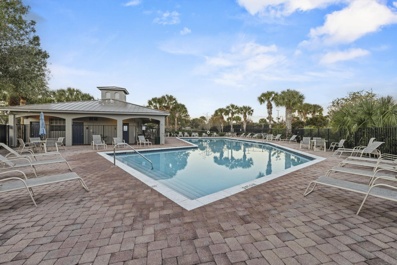 MARTINS CROSSING - Residential