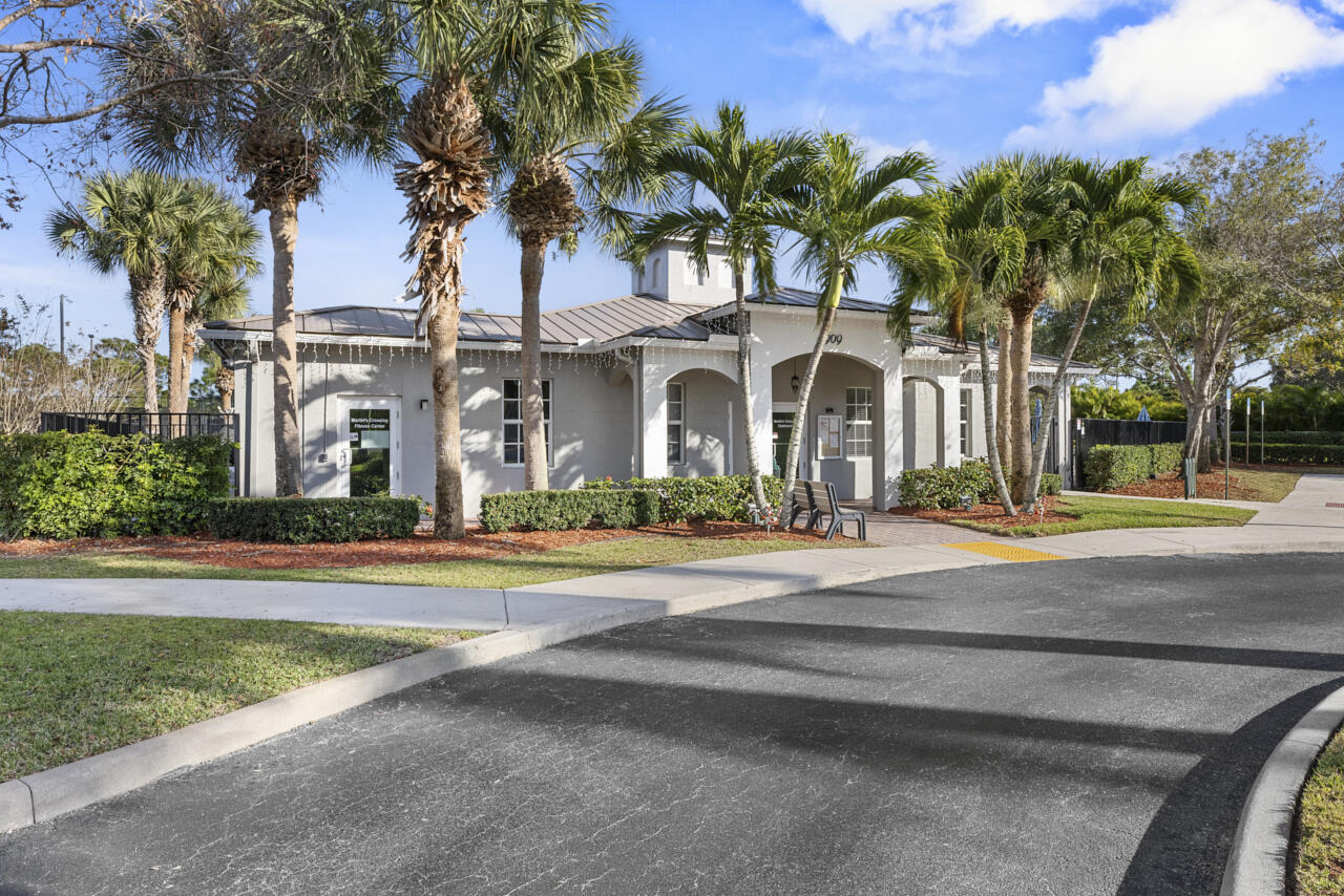 MARTINS CROSSING - Residential