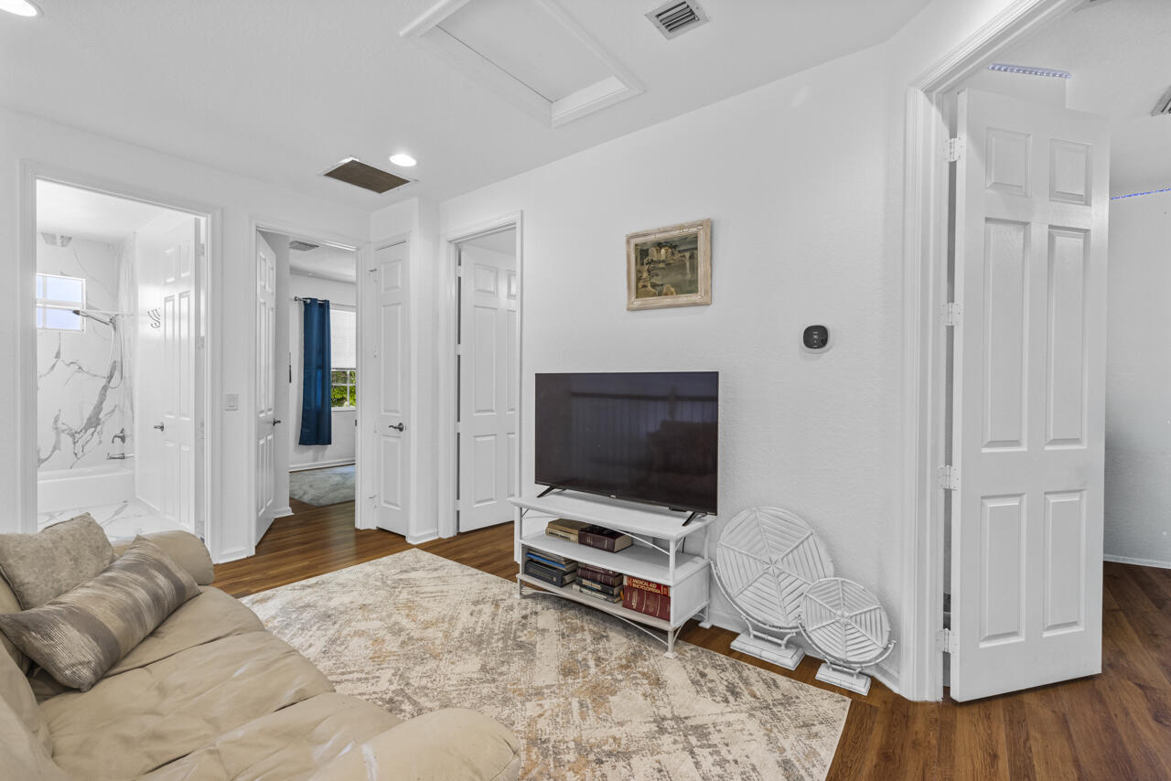 MARTINS CROSSING - Residential