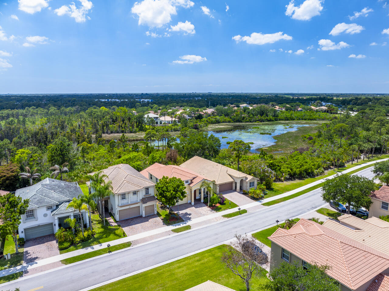 MARTINS CROSSING - Residential
