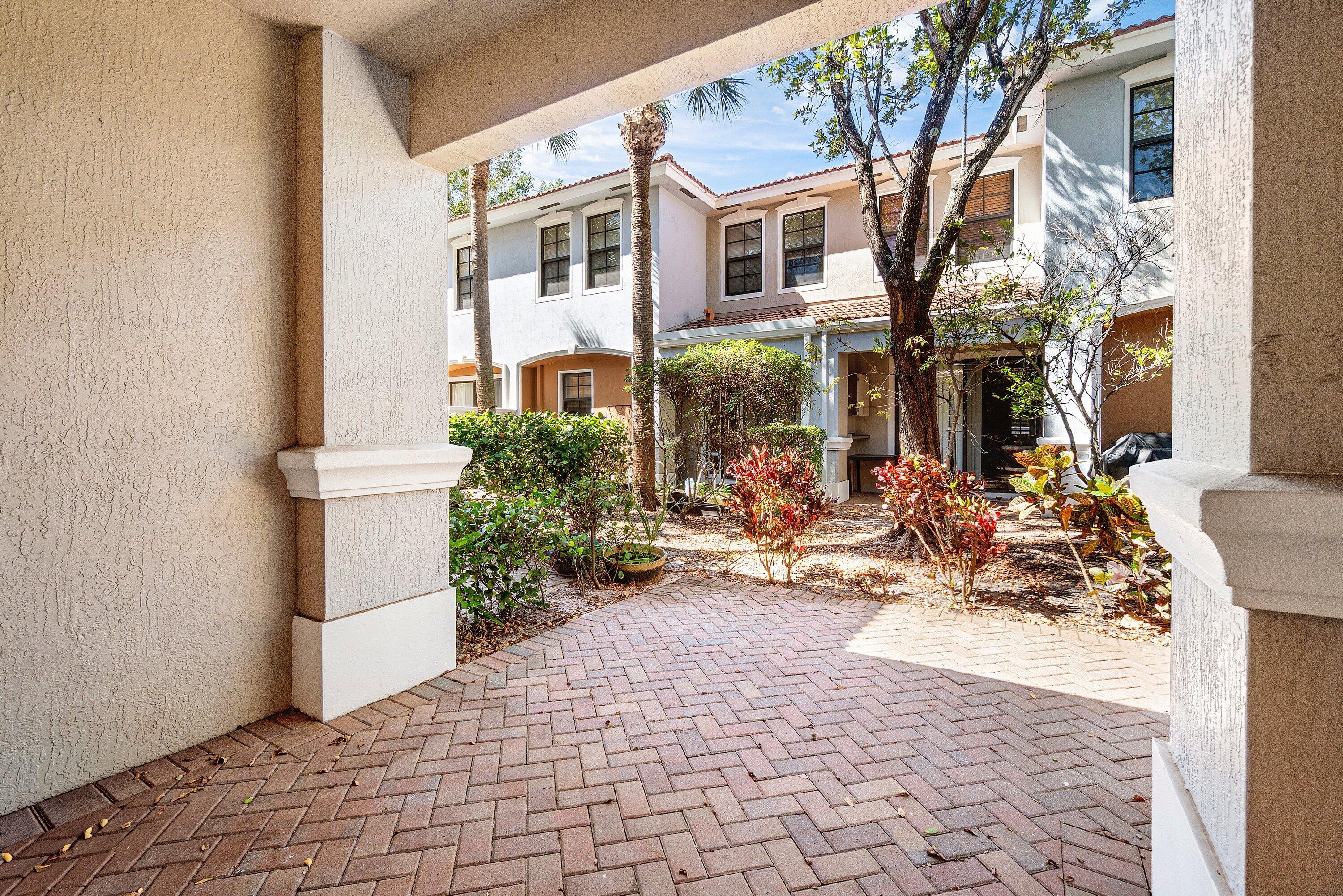 GRAMERCY SQUARE - Residential