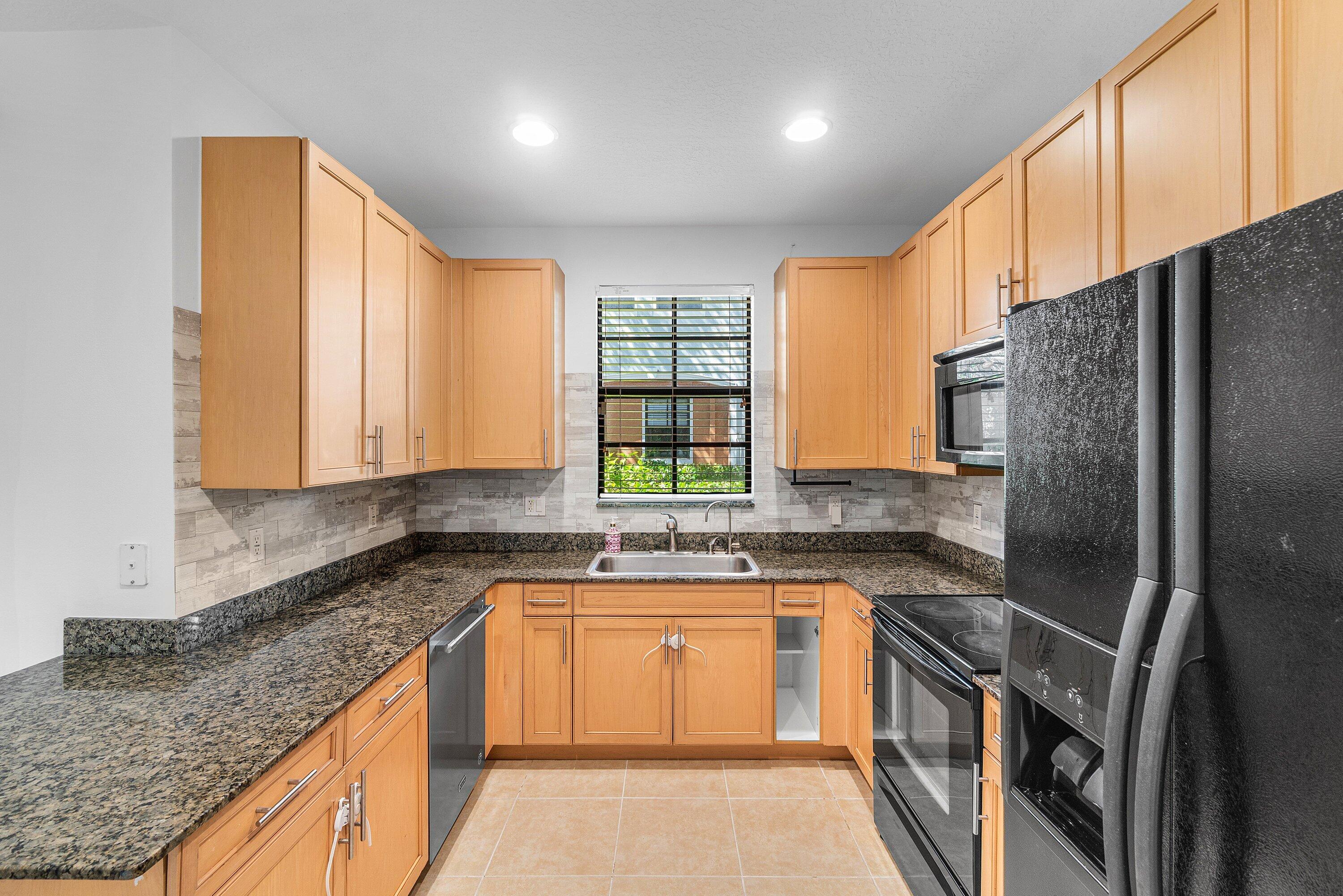 GRAMERCY SQUARE - Residential