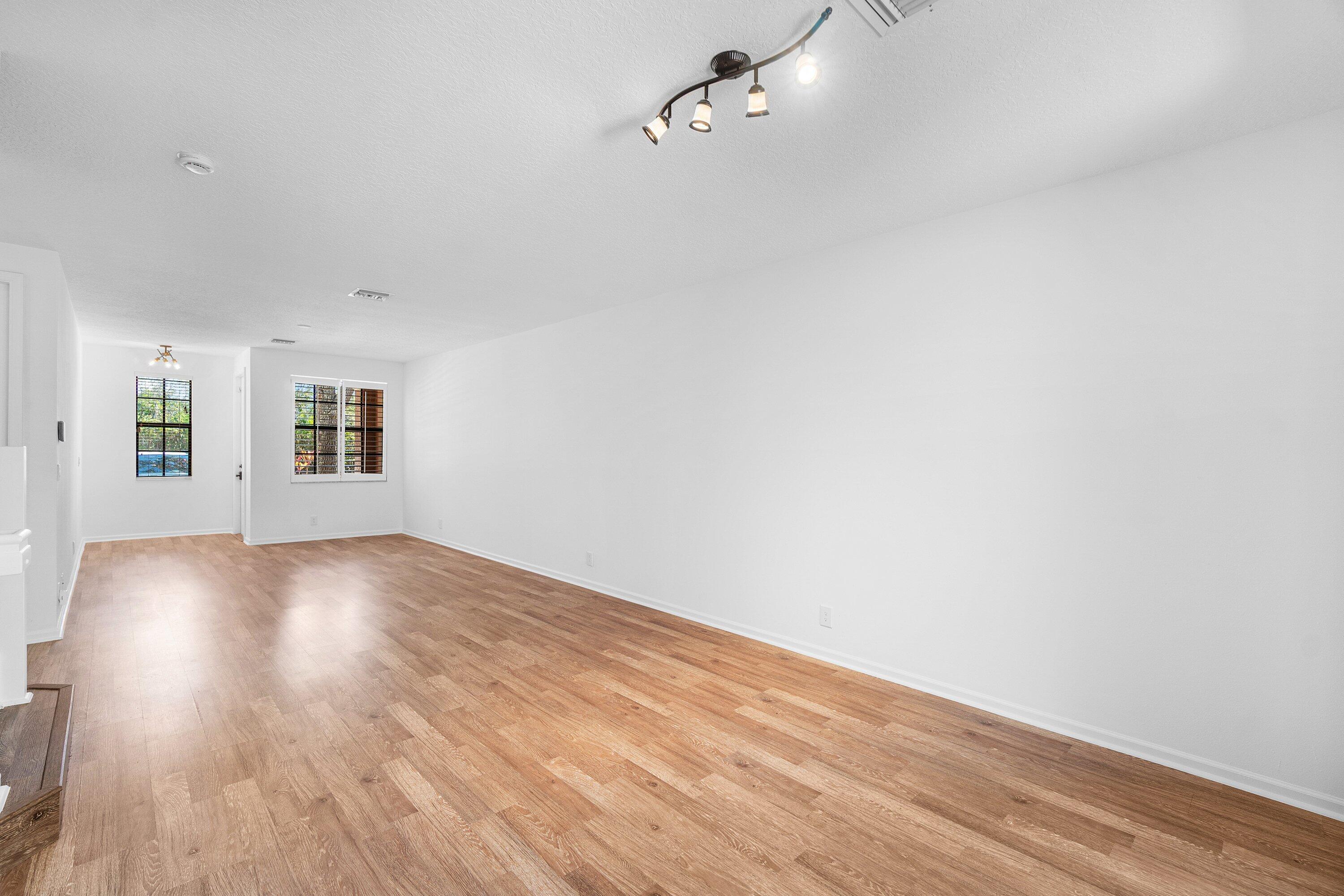 GRAMERCY SQUARE - Residential