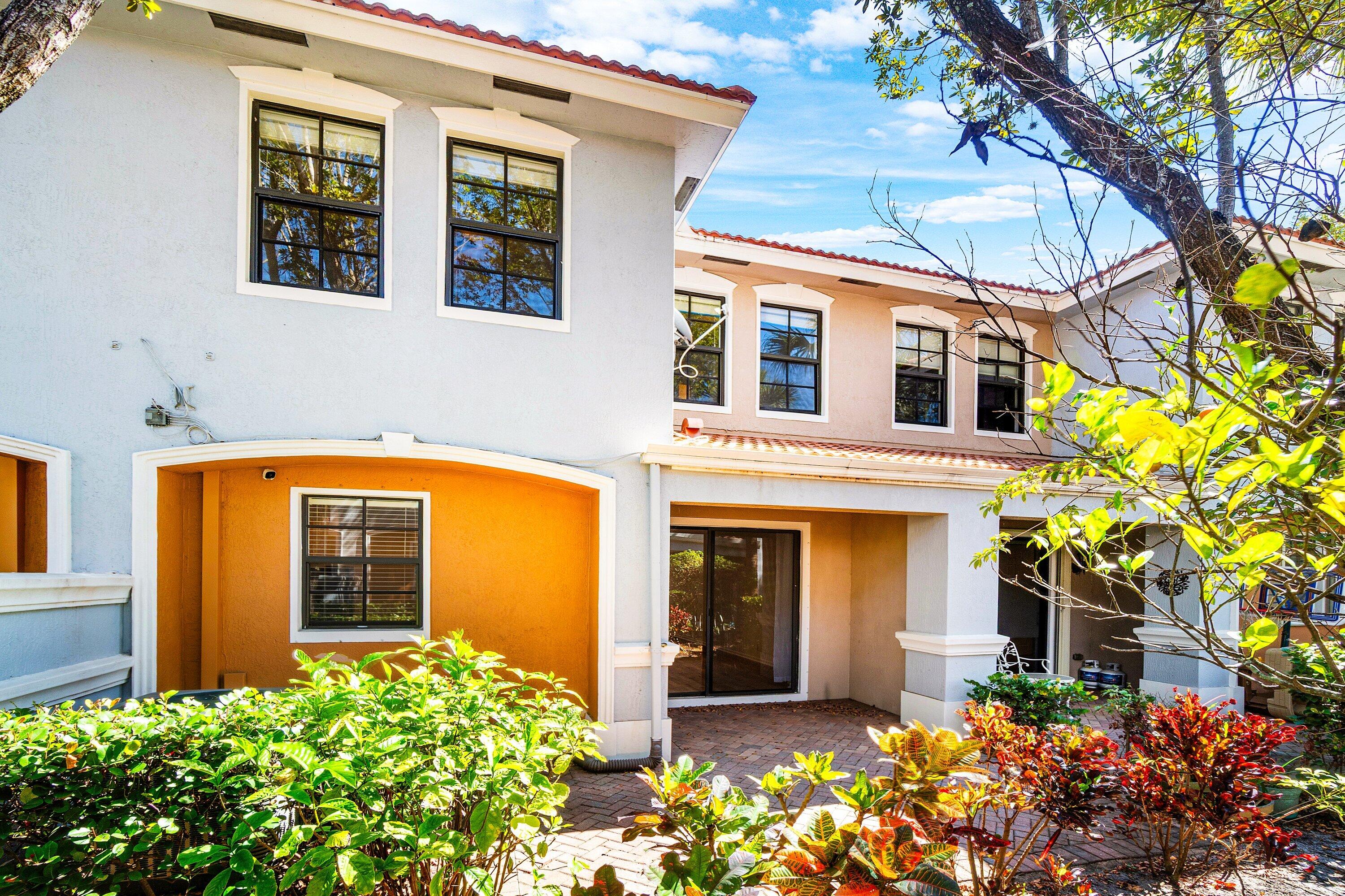 GRAMERCY SQUARE - Residential