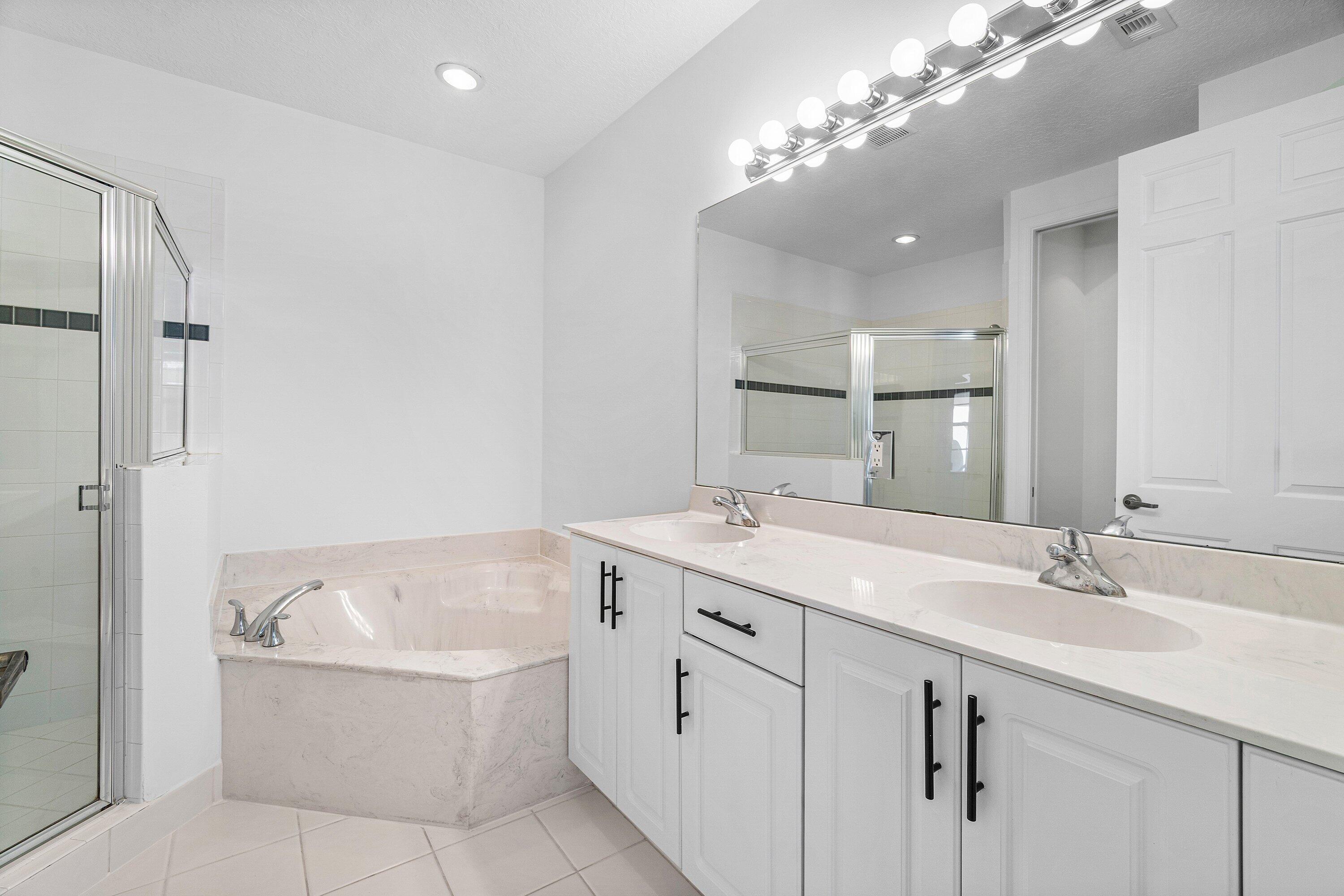 GRAMERCY SQUARE - Residential