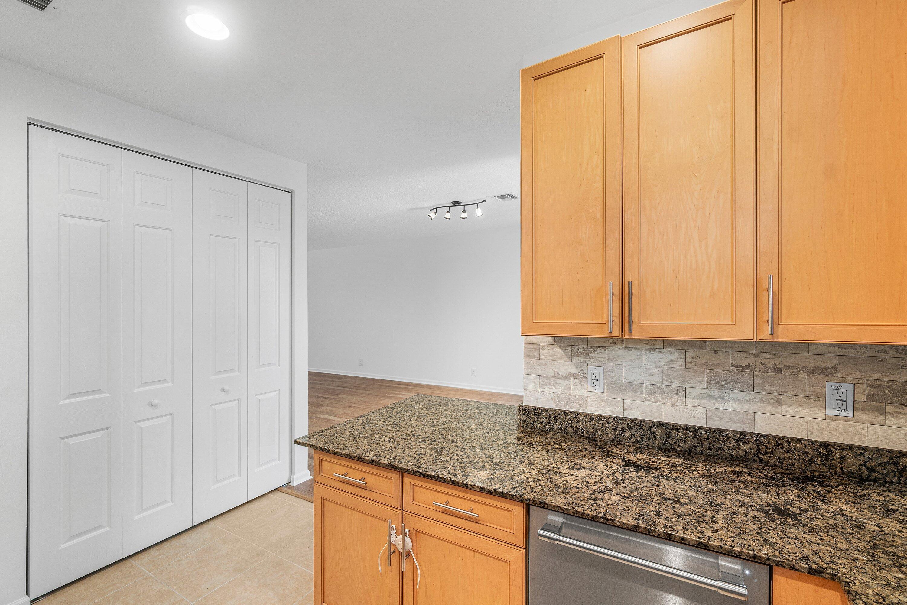 GRAMERCY SQUARE - Residential