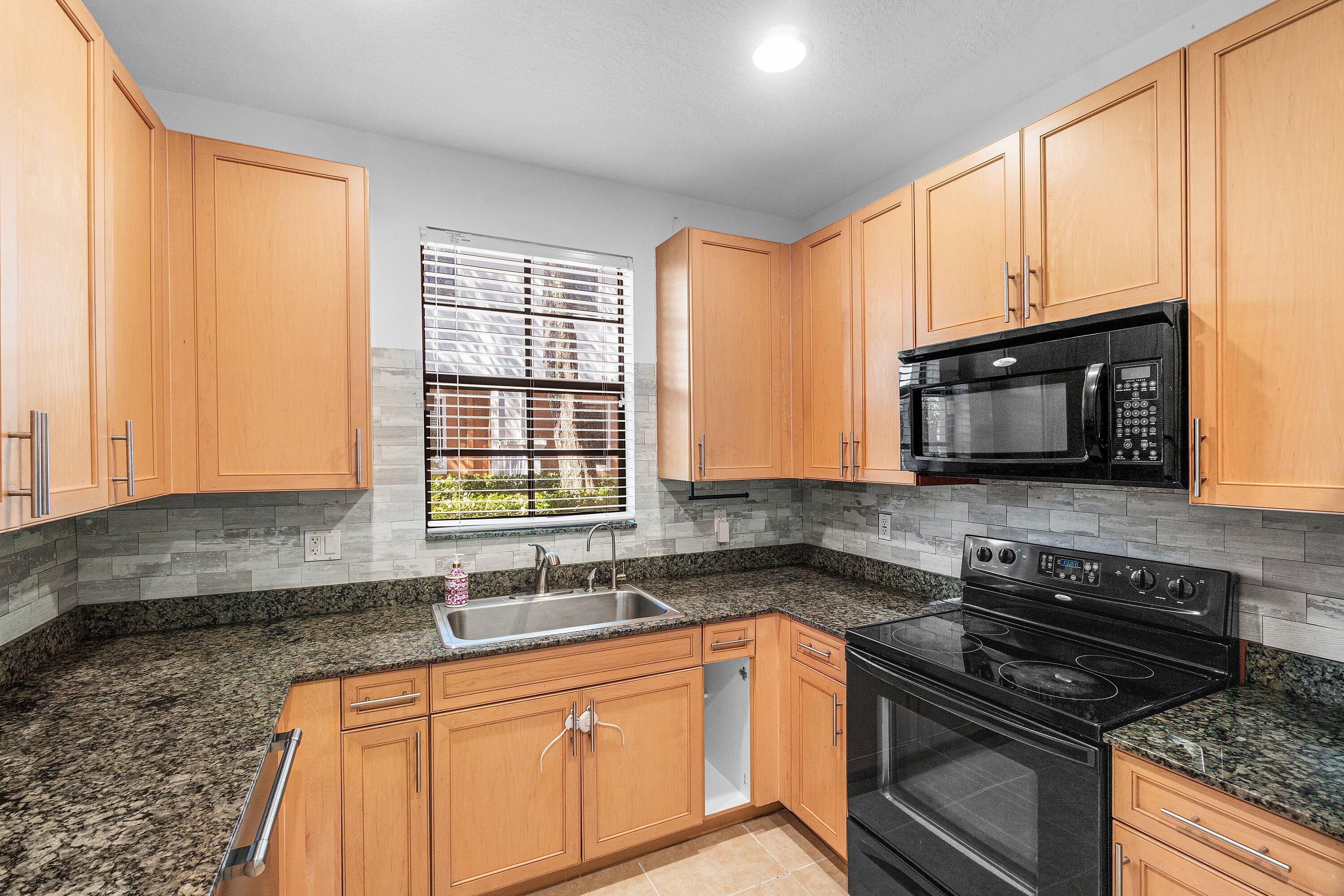 GRAMERCY SQUARE - Residential