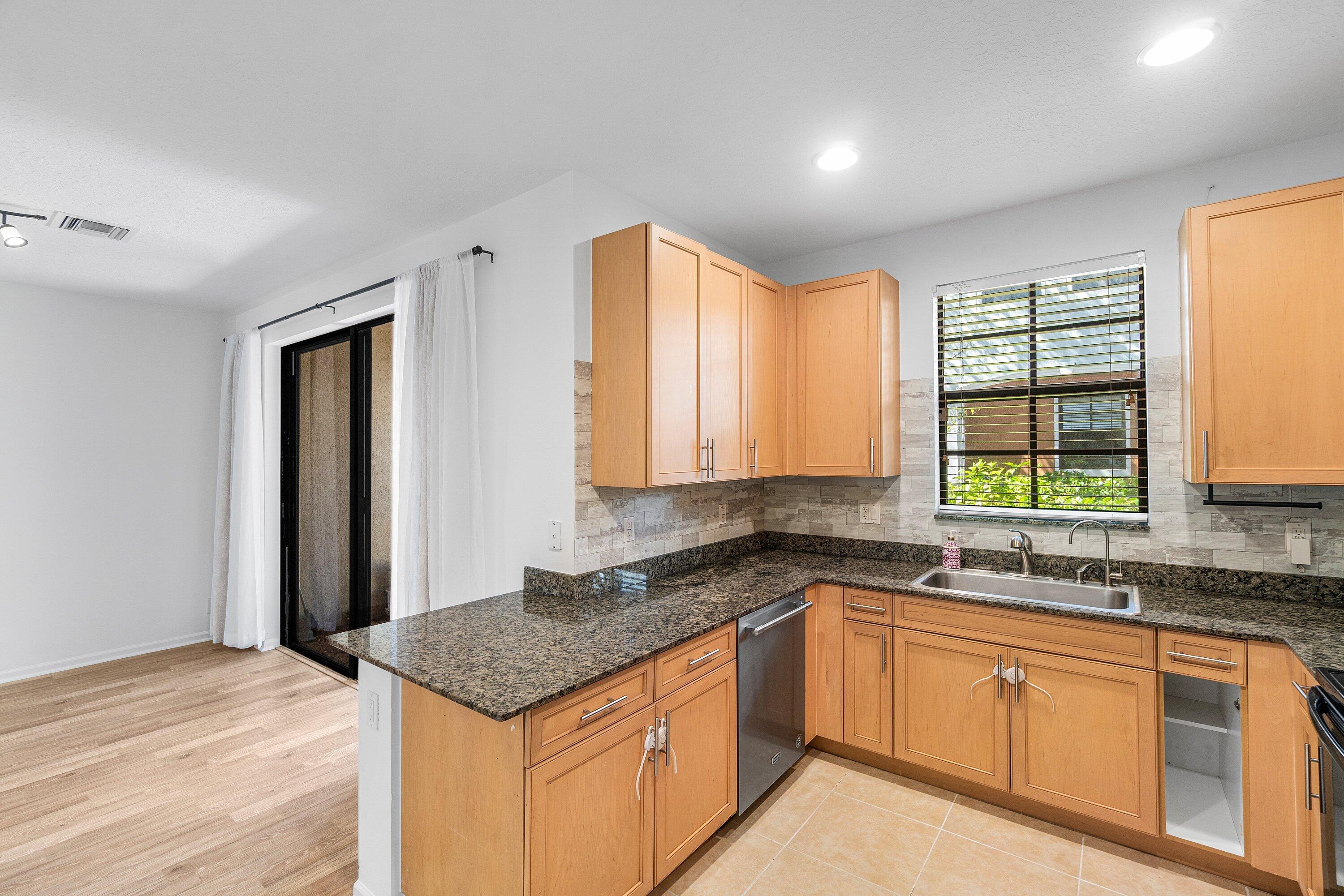 GRAMERCY SQUARE - Residential