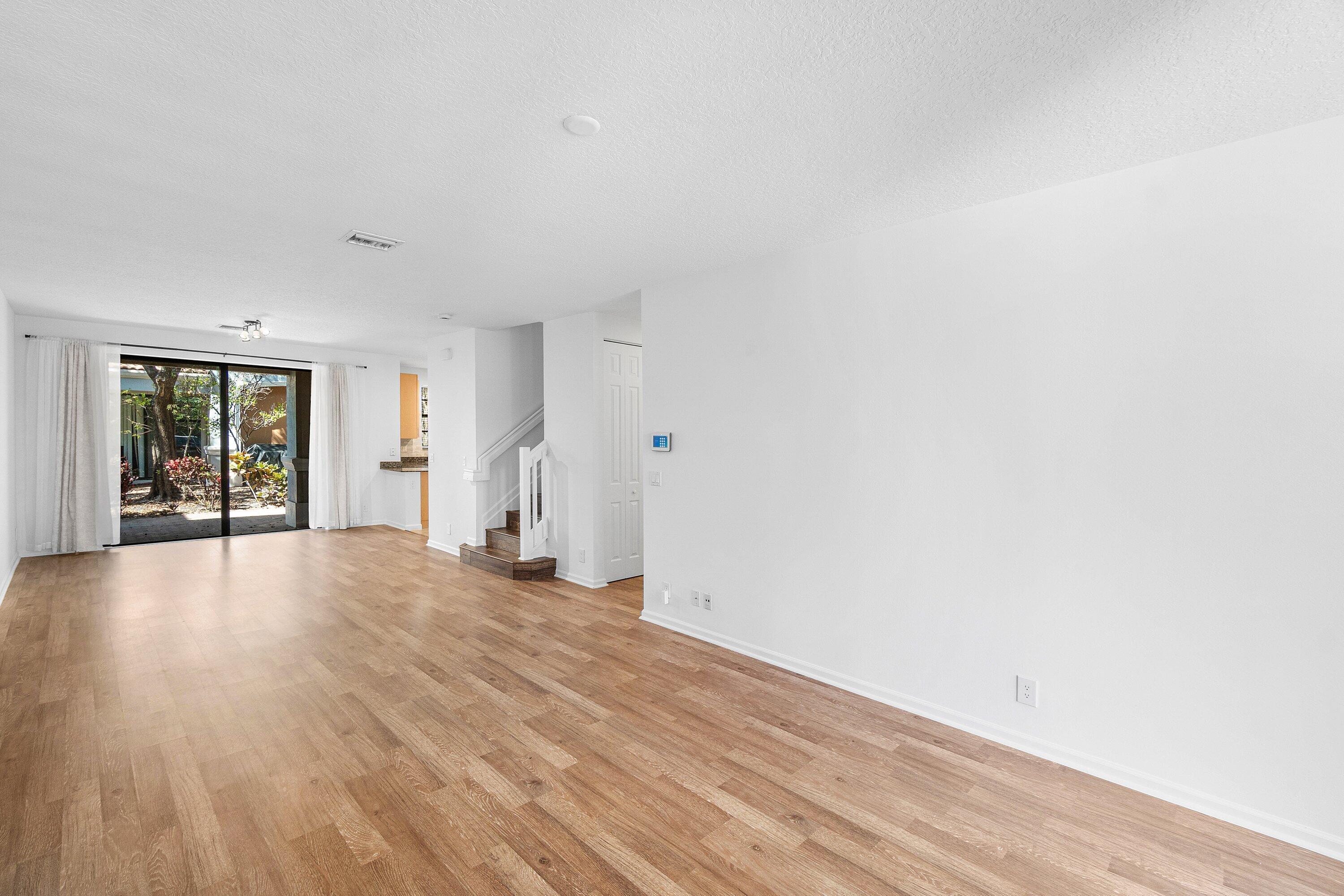 GRAMERCY SQUARE - Residential