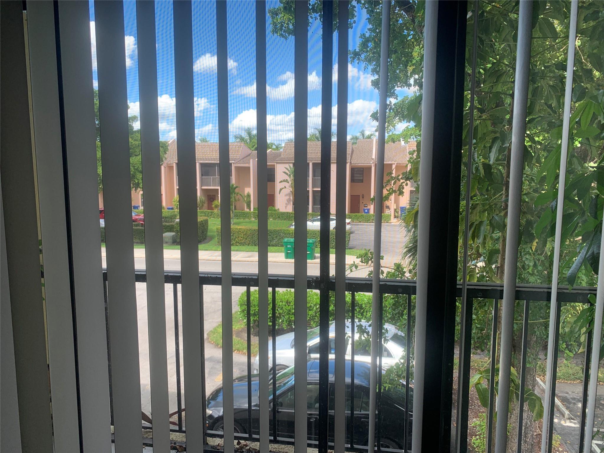 Fairways Of Coral Spgs Co - Residential Lease