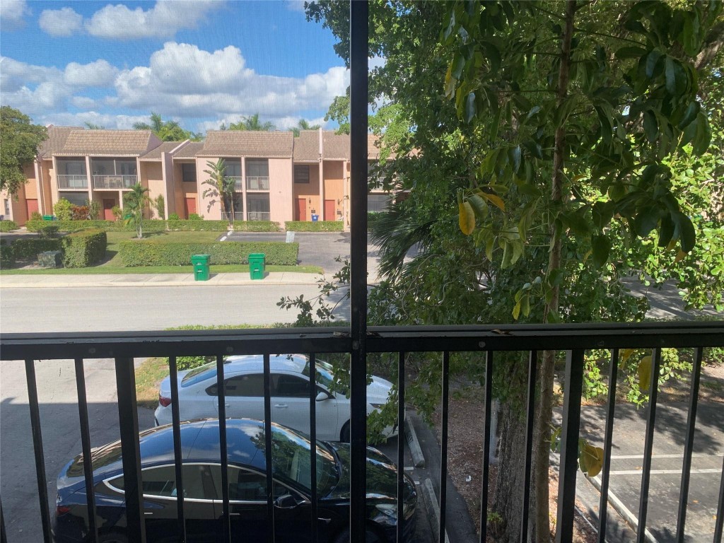 Fairways Of Coral Spgs Co - Residential Lease