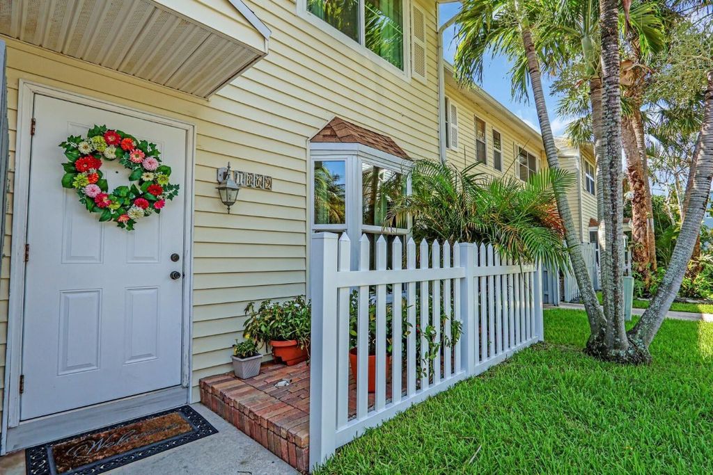 Photo of 1869 NE 15th Avenue #1869, Fort Lauderdale, FL 33305 (MLS # F10511463)