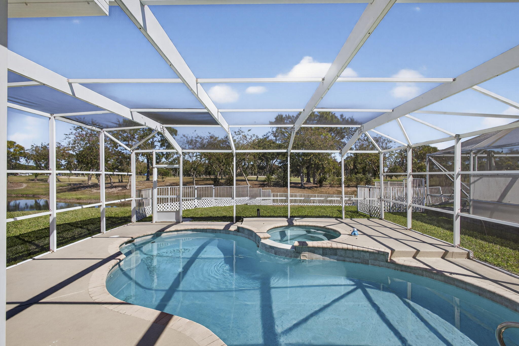 COUNTRY CLUB VIEWS - Residential