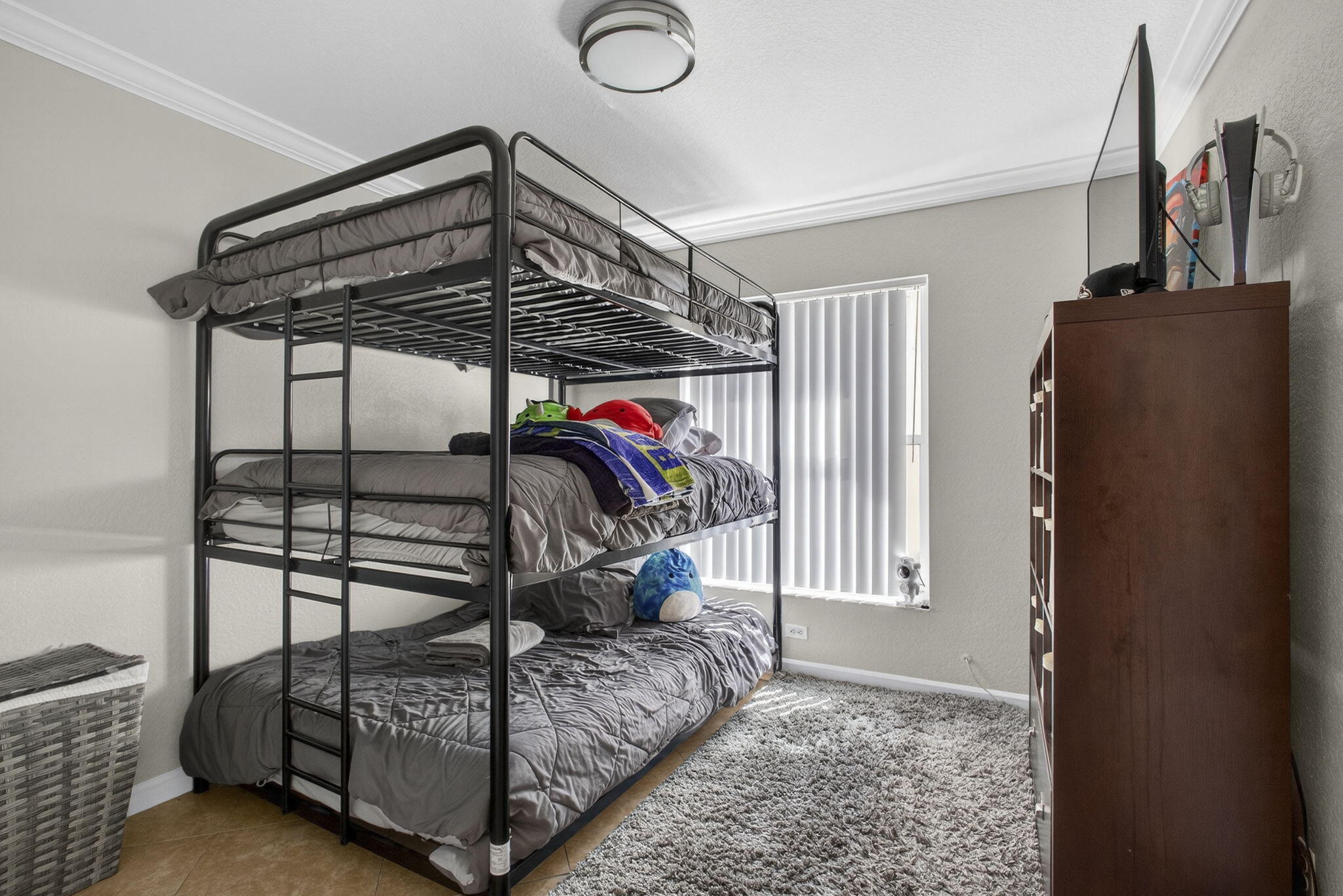 COUNTRY CLUB VIEWS - Residential