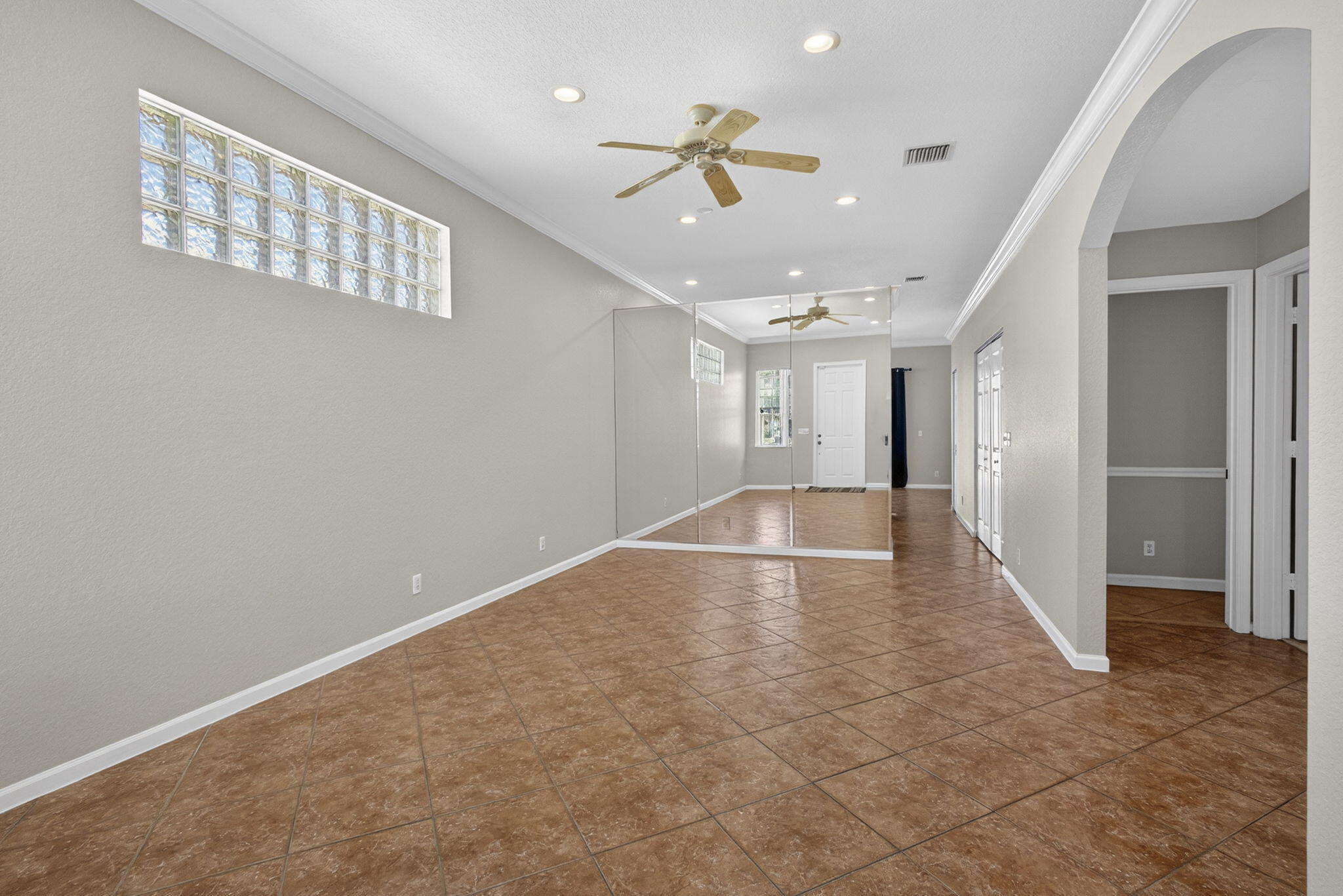 COUNTRY CLUB VIEWS - Residential