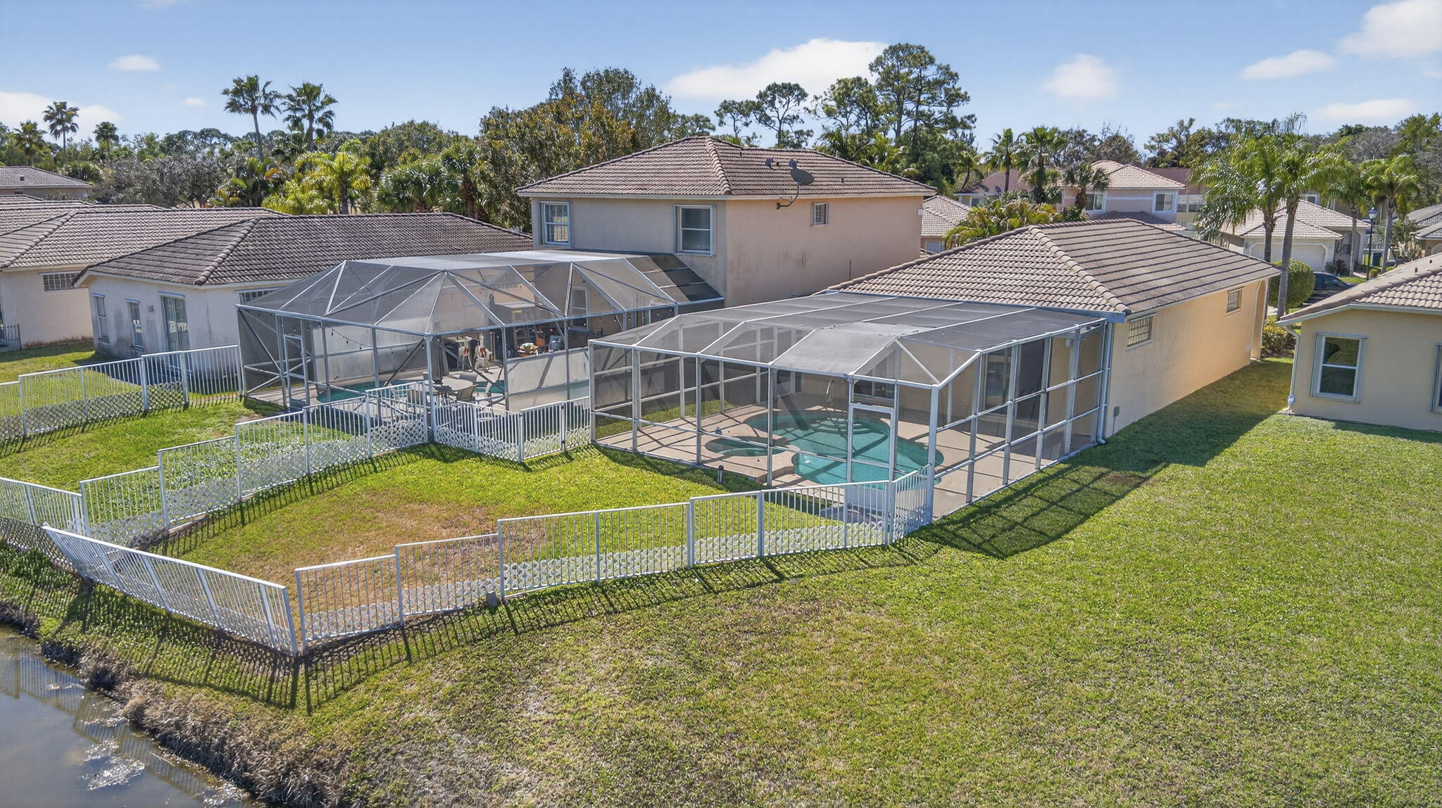 COUNTRY CLUB VIEWS - Residential