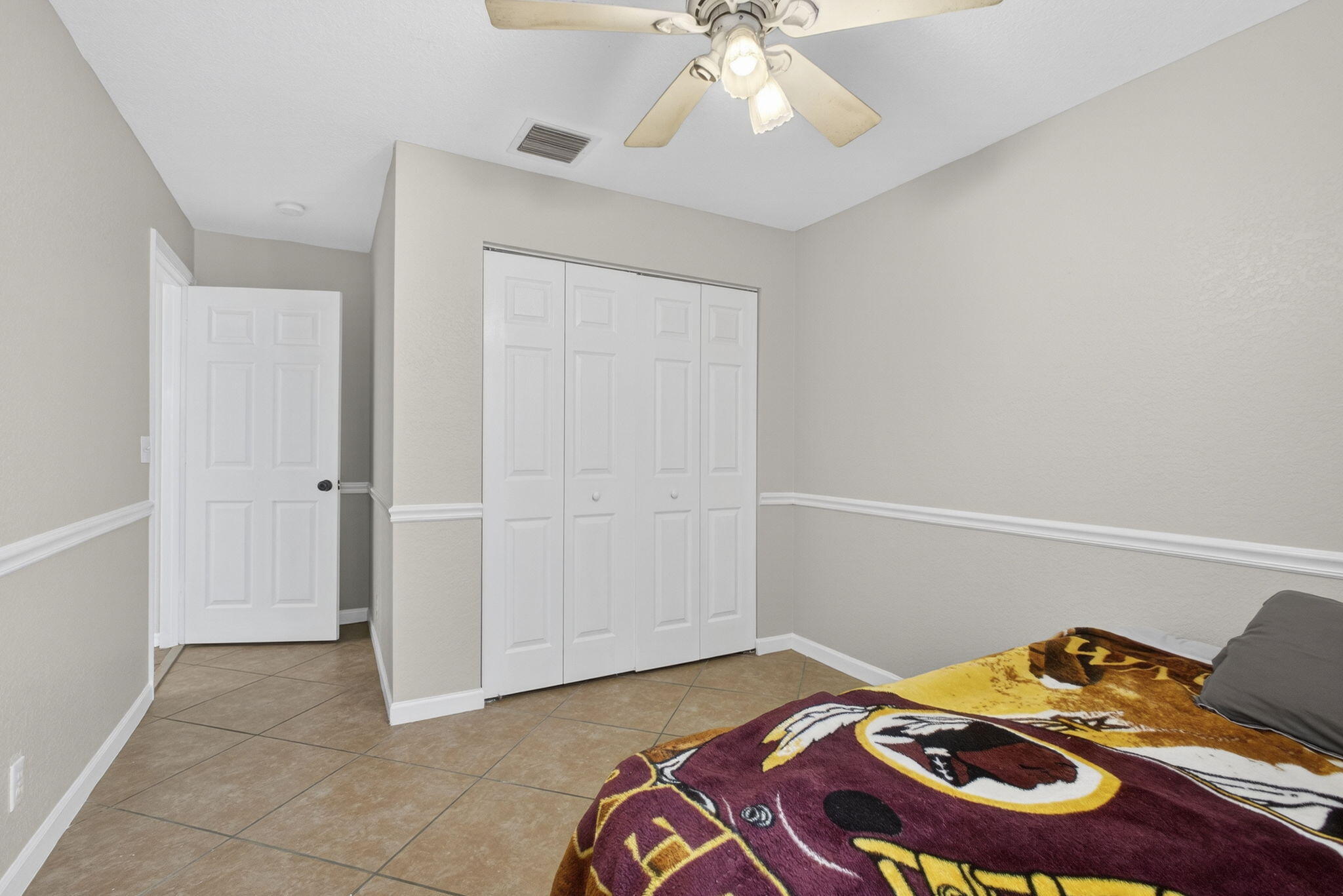 COUNTRY CLUB VIEWS - Residential