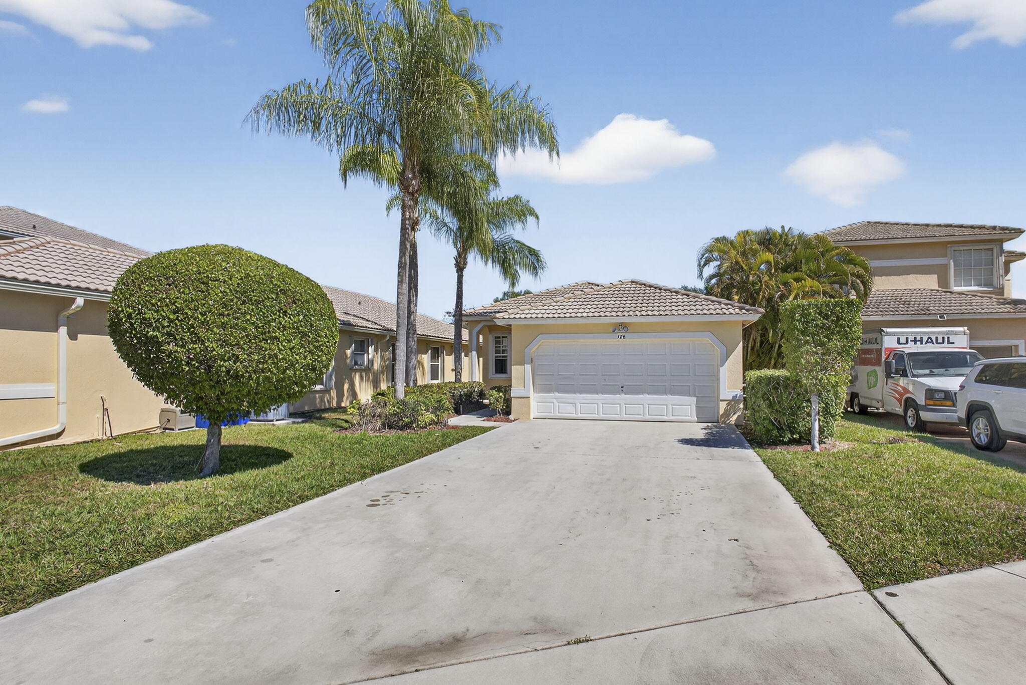 COUNTRY CLUB VIEWS - Residential