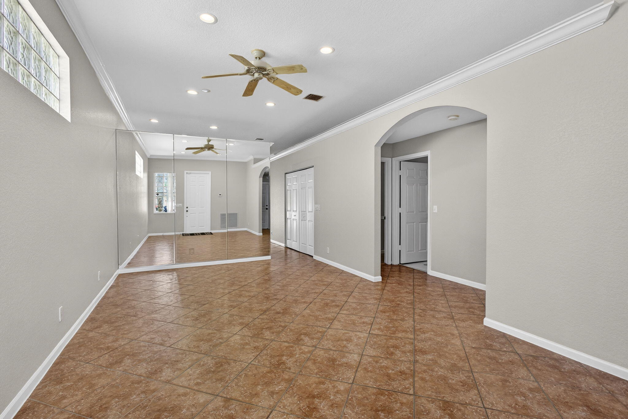 COUNTRY CLUB VIEWS - Residential