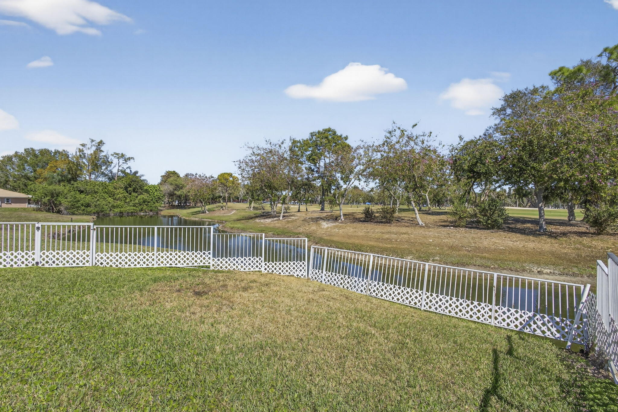 COUNTRY CLUB VIEWS - Residential