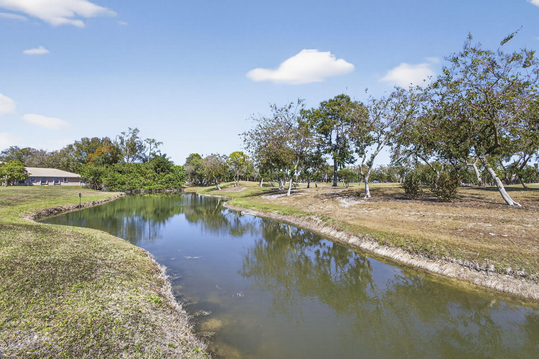COUNTRY CLUB VIEWS - Residential