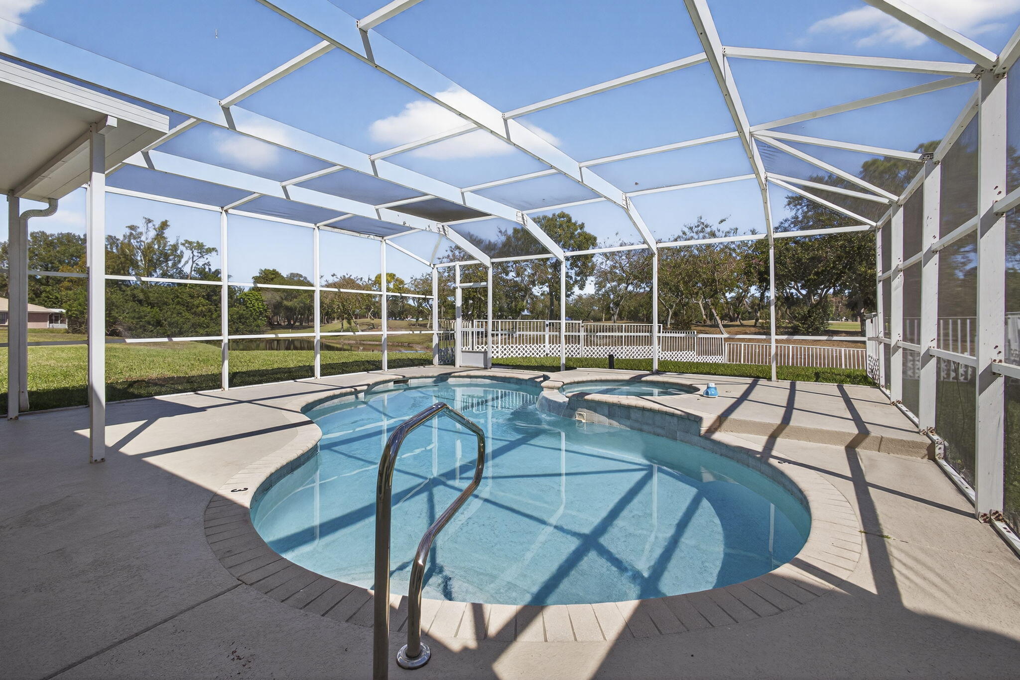 COUNTRY CLUB VIEWS - Residential