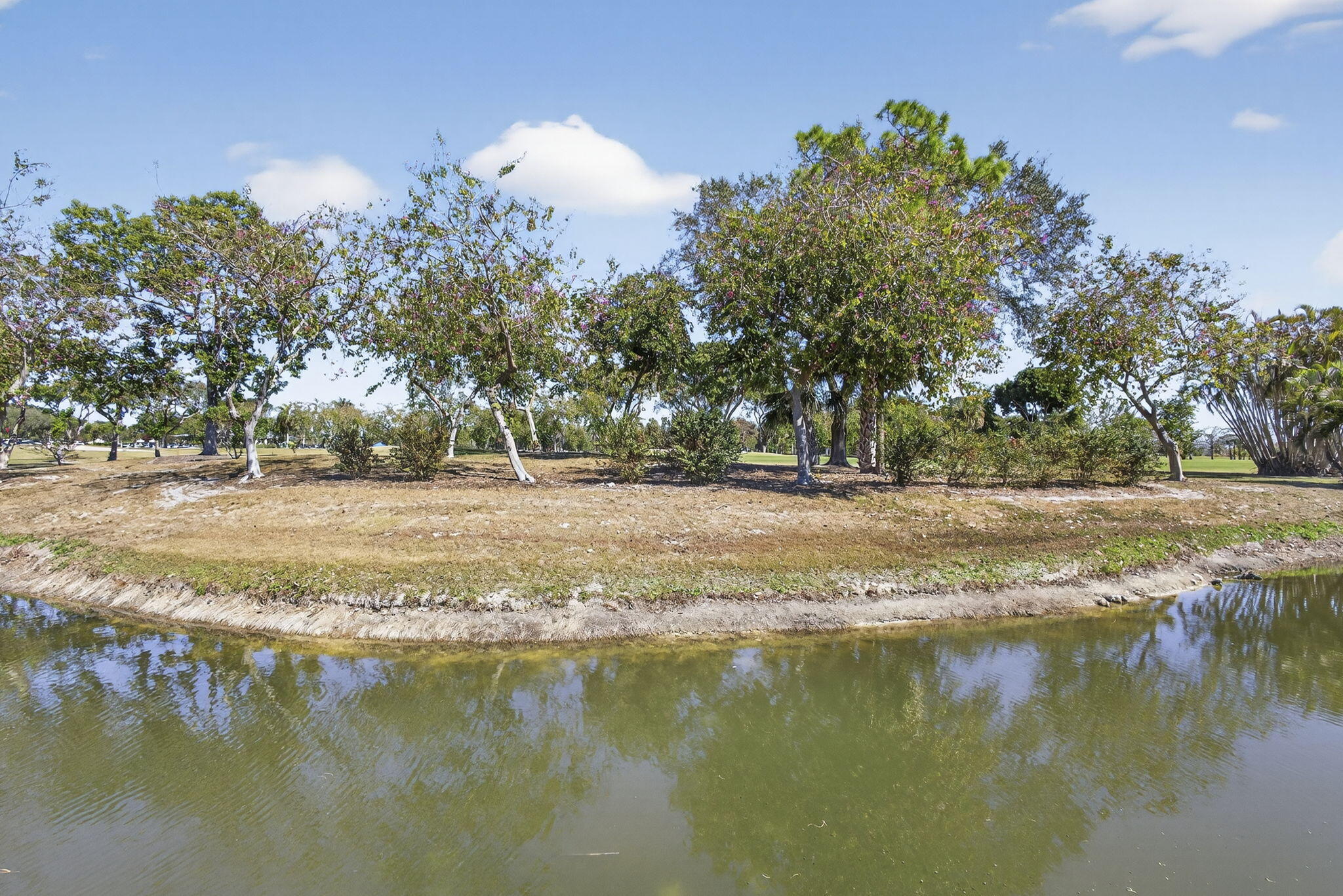 COUNTRY CLUB VIEWS - Residential