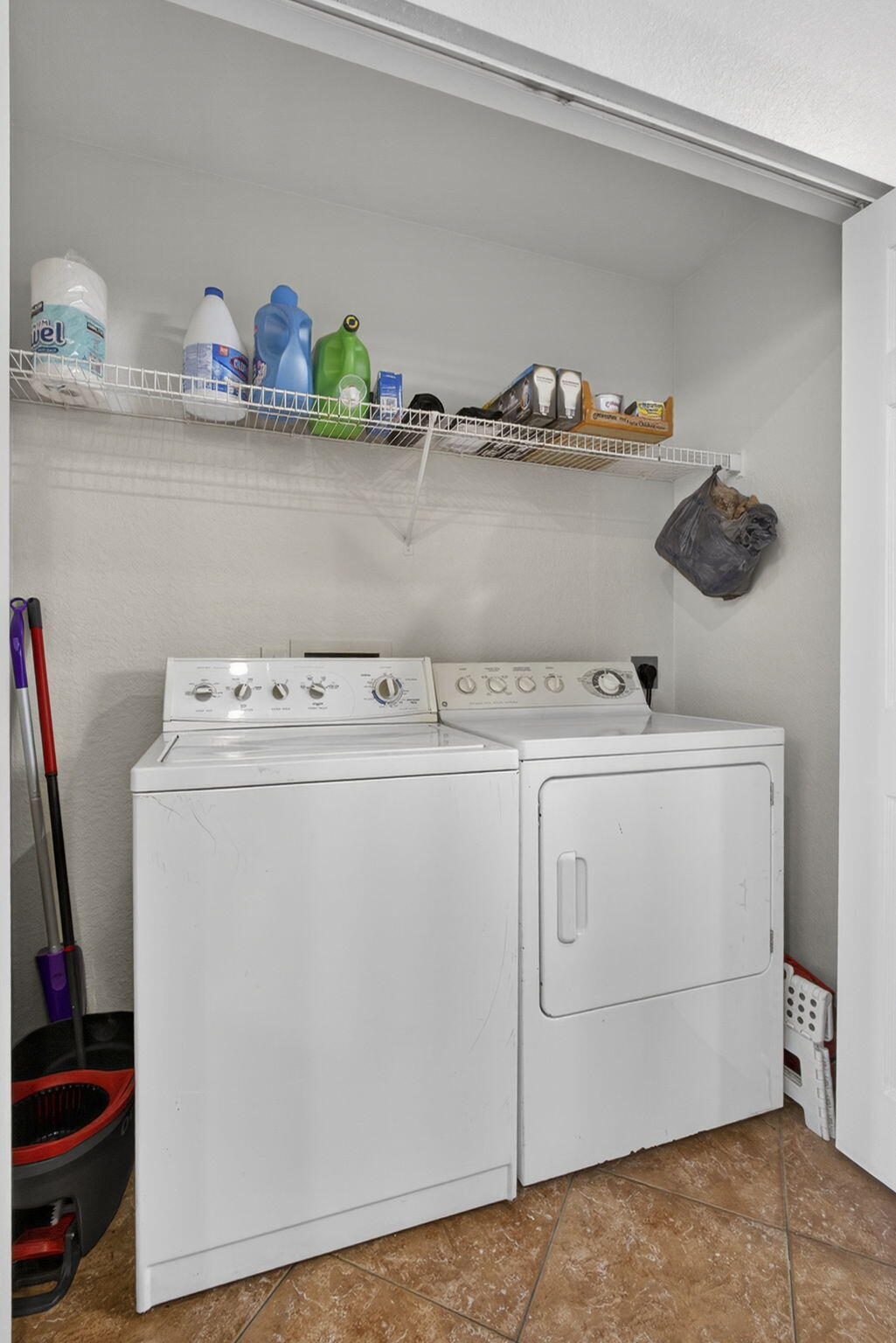 COUNTRY CLUB VIEWS - Residential