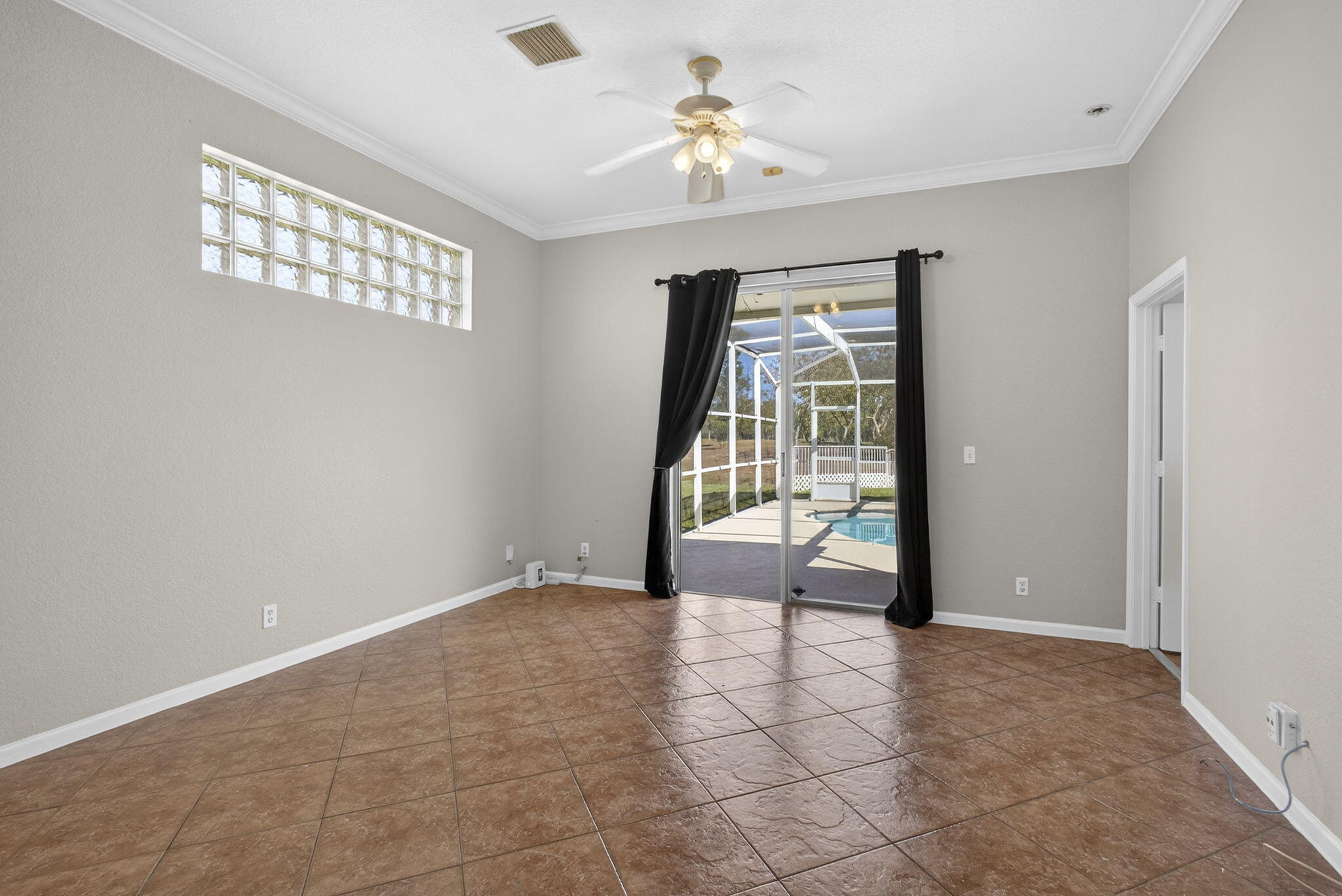 COUNTRY CLUB VIEWS - Residential