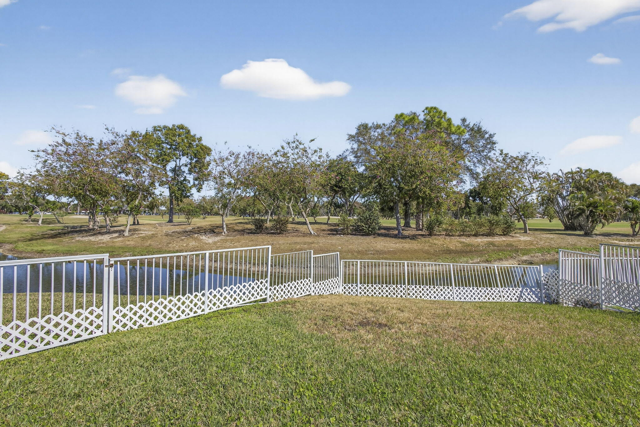 COUNTRY CLUB VIEWS - Residential