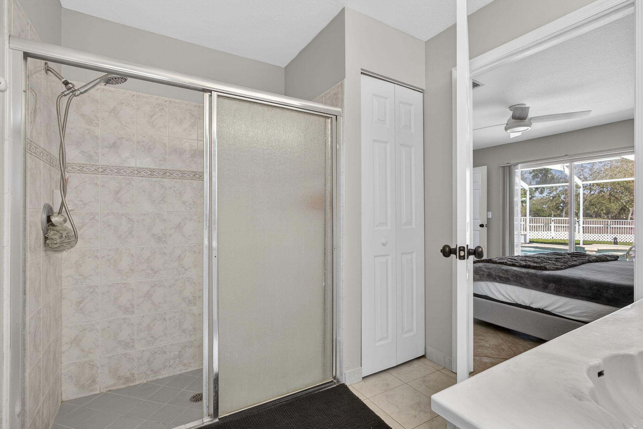 COUNTRY CLUB VIEWS - Residential